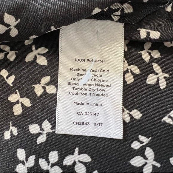 Talbots Sleeveless Floral Loose Fit Crew Neck Black Whitee Top Shirt Related 2X - Picture 8 of 10